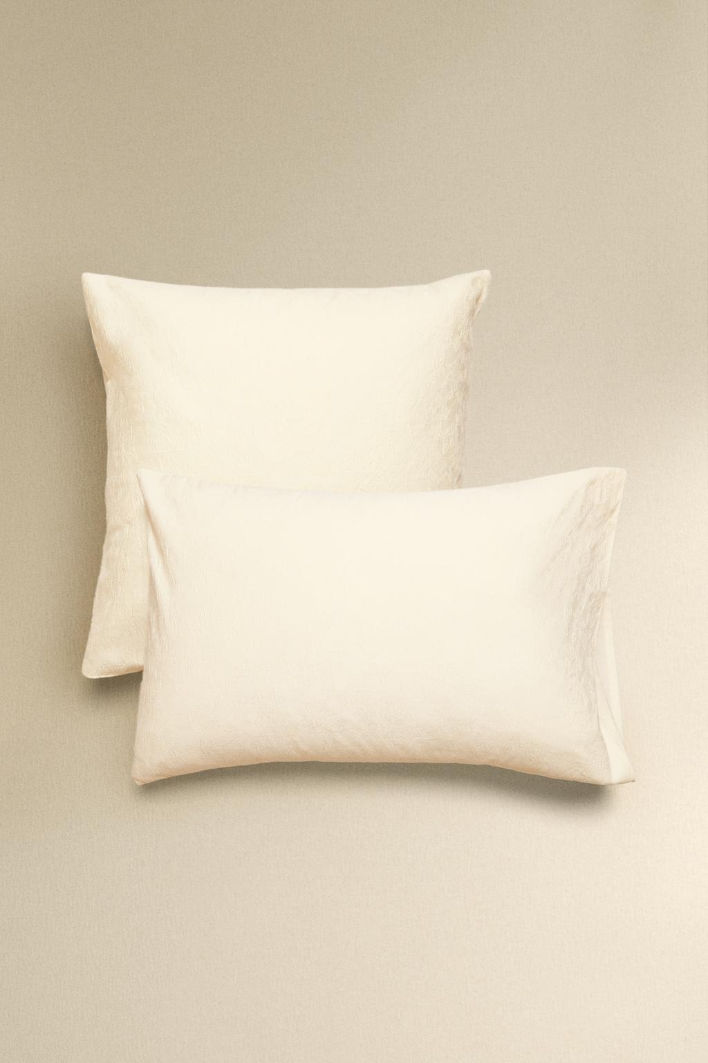 Хлопковая наволочка с жаккардовым узором