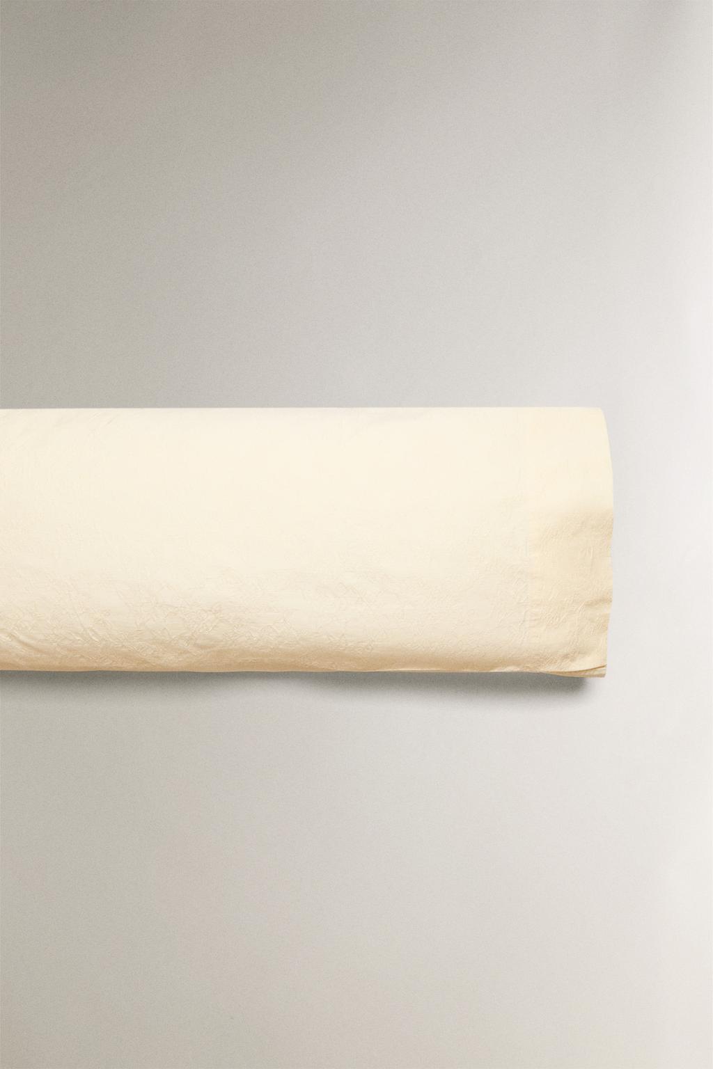 Хлопковая наволочка с жаккардовым узором