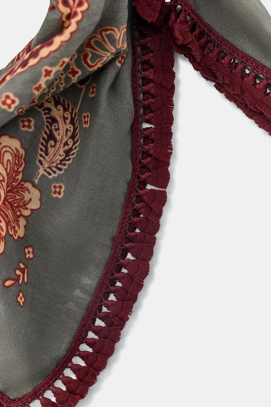 ПЛАТОК С ПРИНТОМ И БАХРОМОЙ