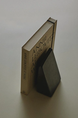 Мраморный книжный конец в форме треугольника- Заказать в России