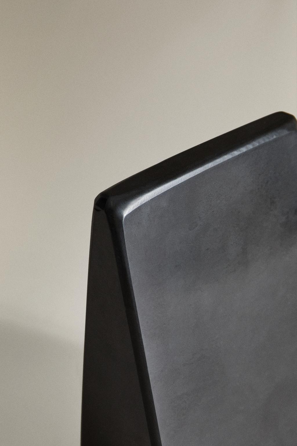 Мраморный книжный конец в форме треугольника