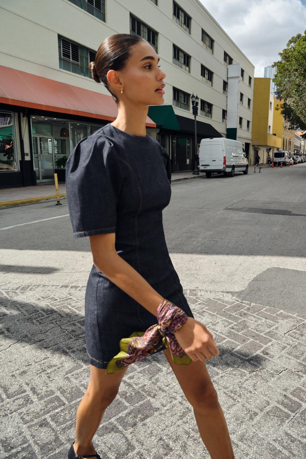 ДЖИНСОВОЕ МИНИ-ПЛАТЬЕ Z1975 С ПЫШНЫМИ РУКАВАМИ