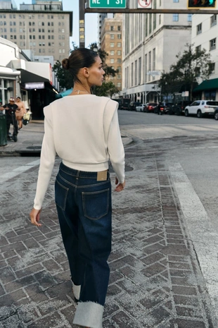 Вязаный свитер с подплечниками- Заказать в России