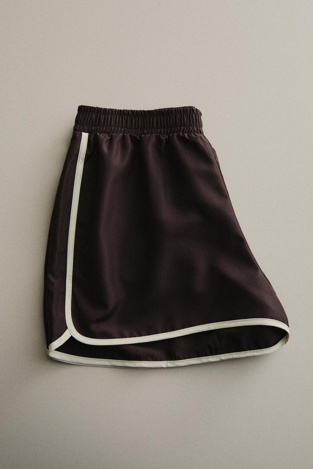 Спортивные шорты