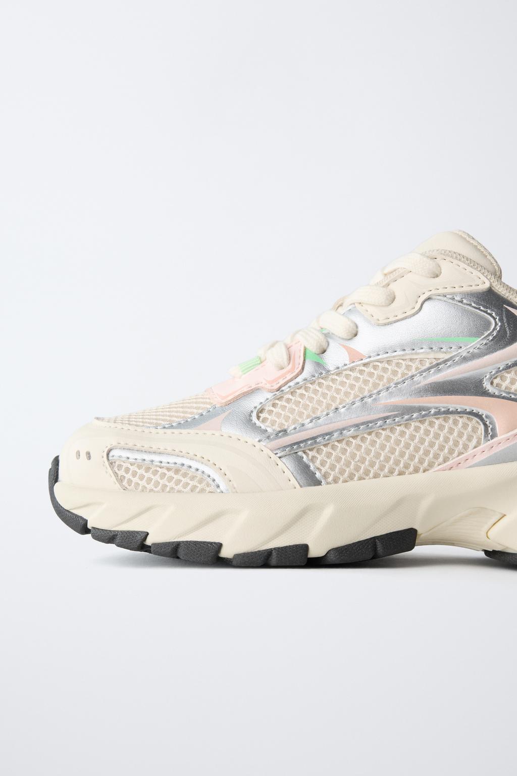 КРОССОВКИ С ДЕТАЛЯМИ ИЗ СЕТЧАТОЙ ТКАНИ