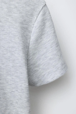 Футболка в рубчик с принтом «медведь»