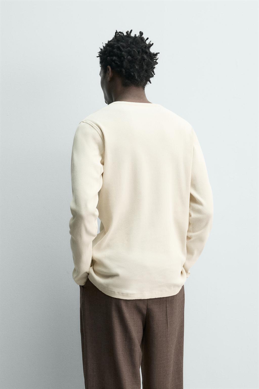 ФУТБОЛКА В РУБЧИК С ВОРОТНИКОМ НА ПУГОВИЦАХ