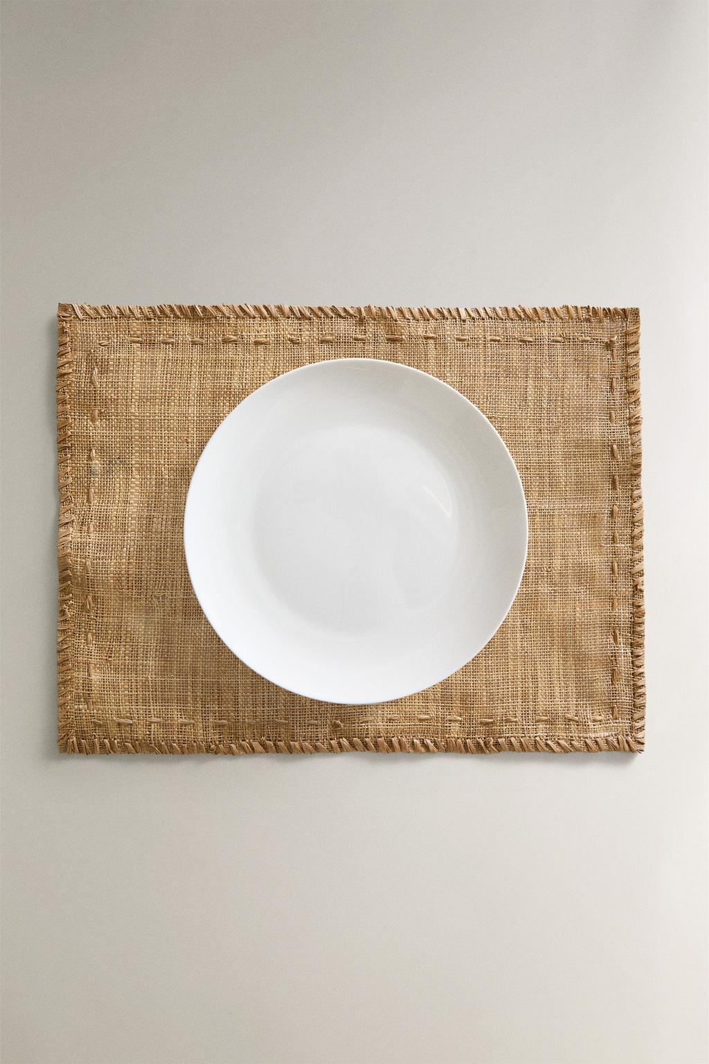 Плетеная подставка из волокна с оверлоком