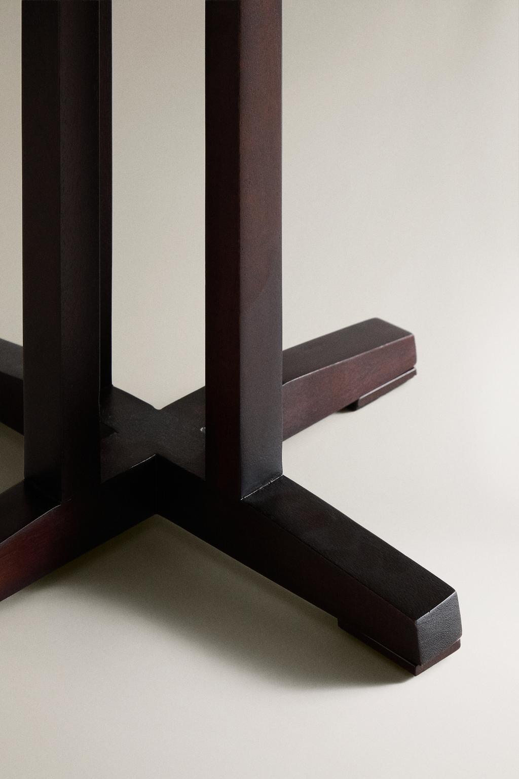 Журнальный столик