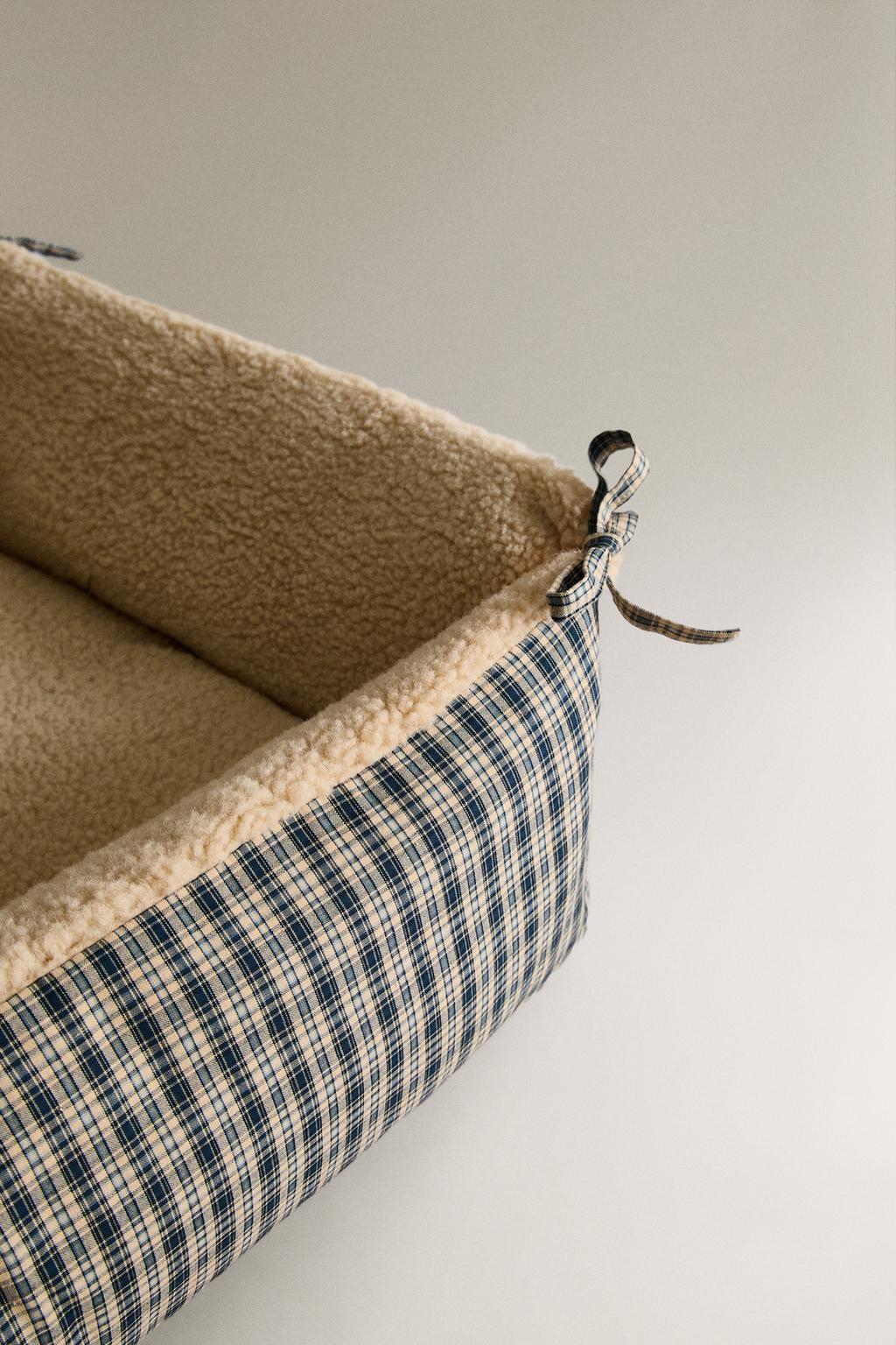 Пушистая кошачья кровать в клетку