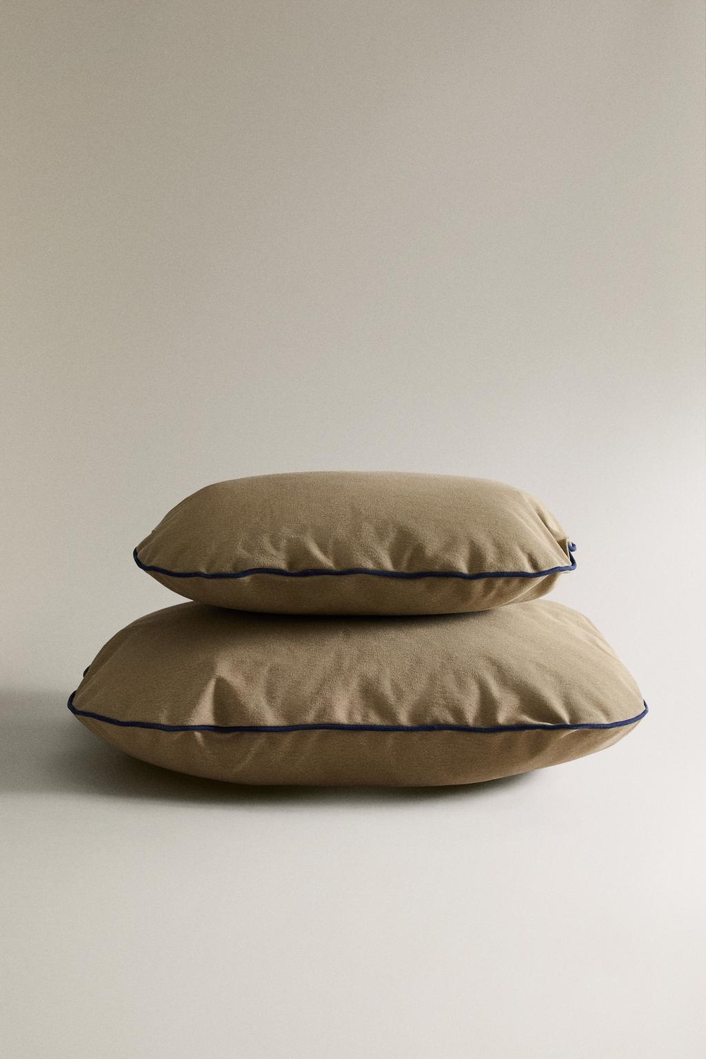 Овальная подушка для домашних животных