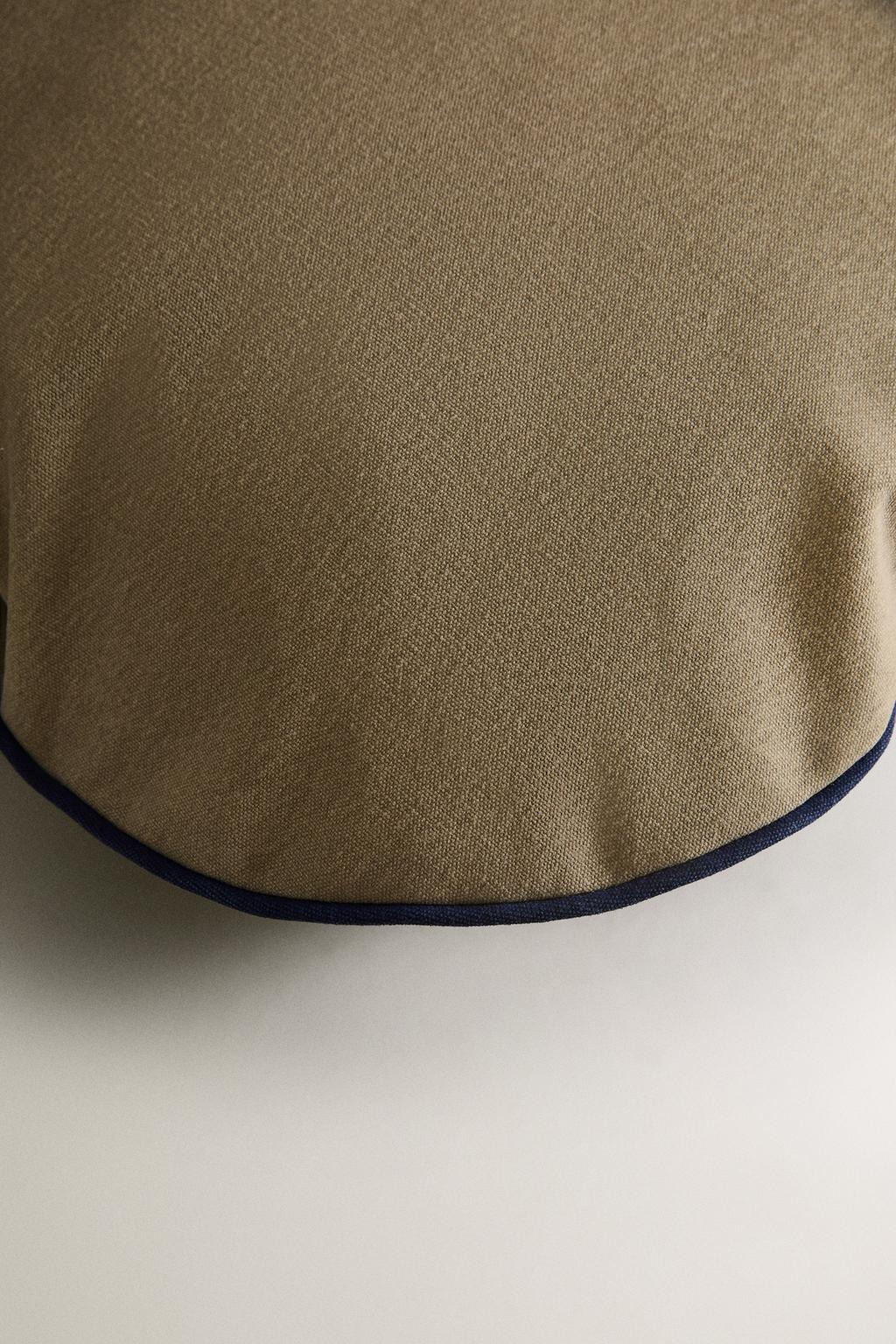 Овальная подушка для домашних животных