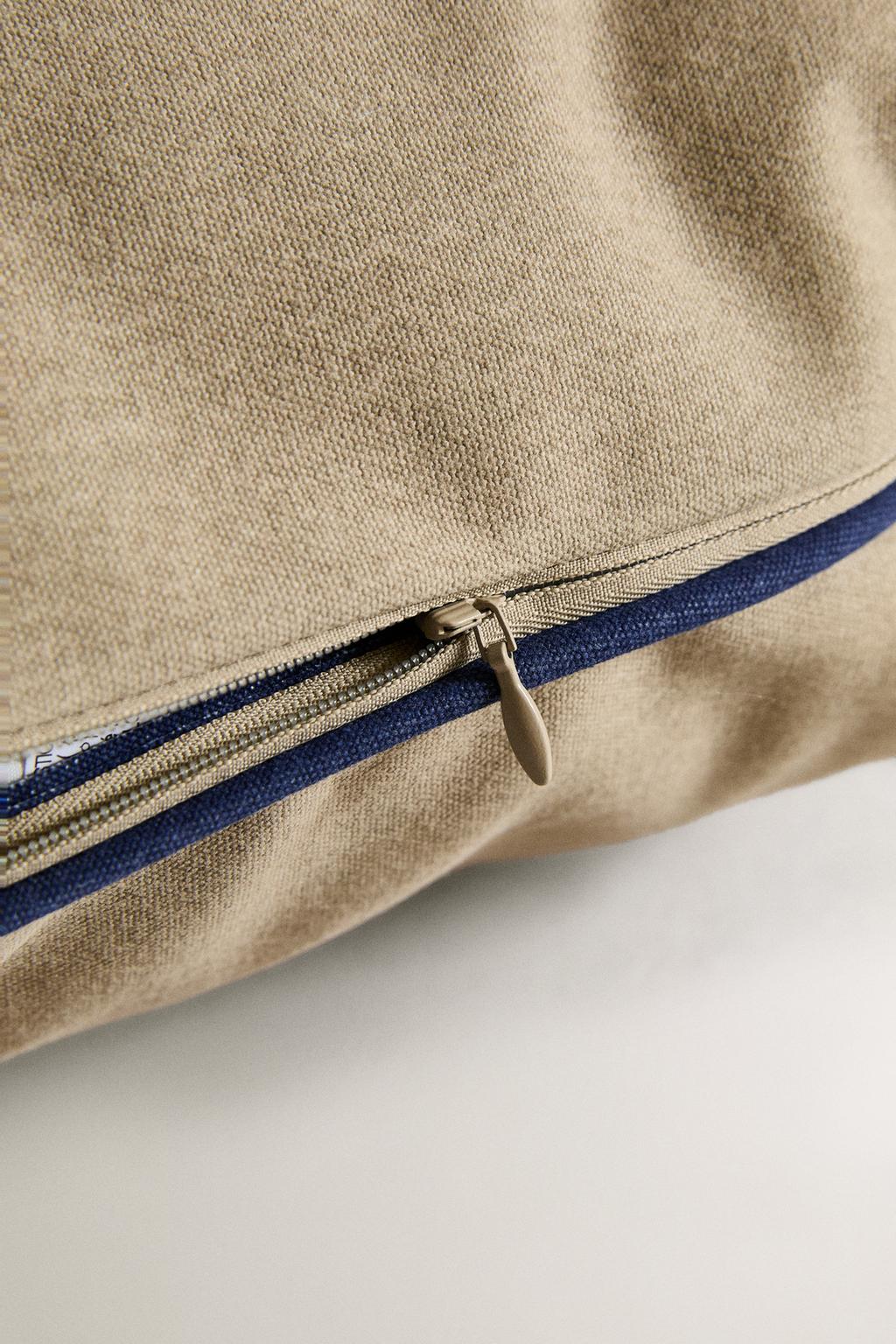 Овальная подушка для домашних животных