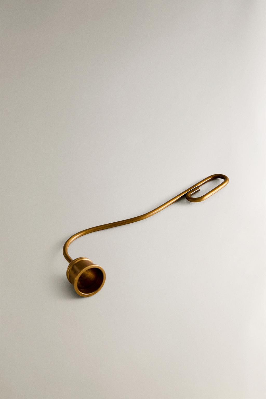 Металлический подсвечник для затушевки свечи