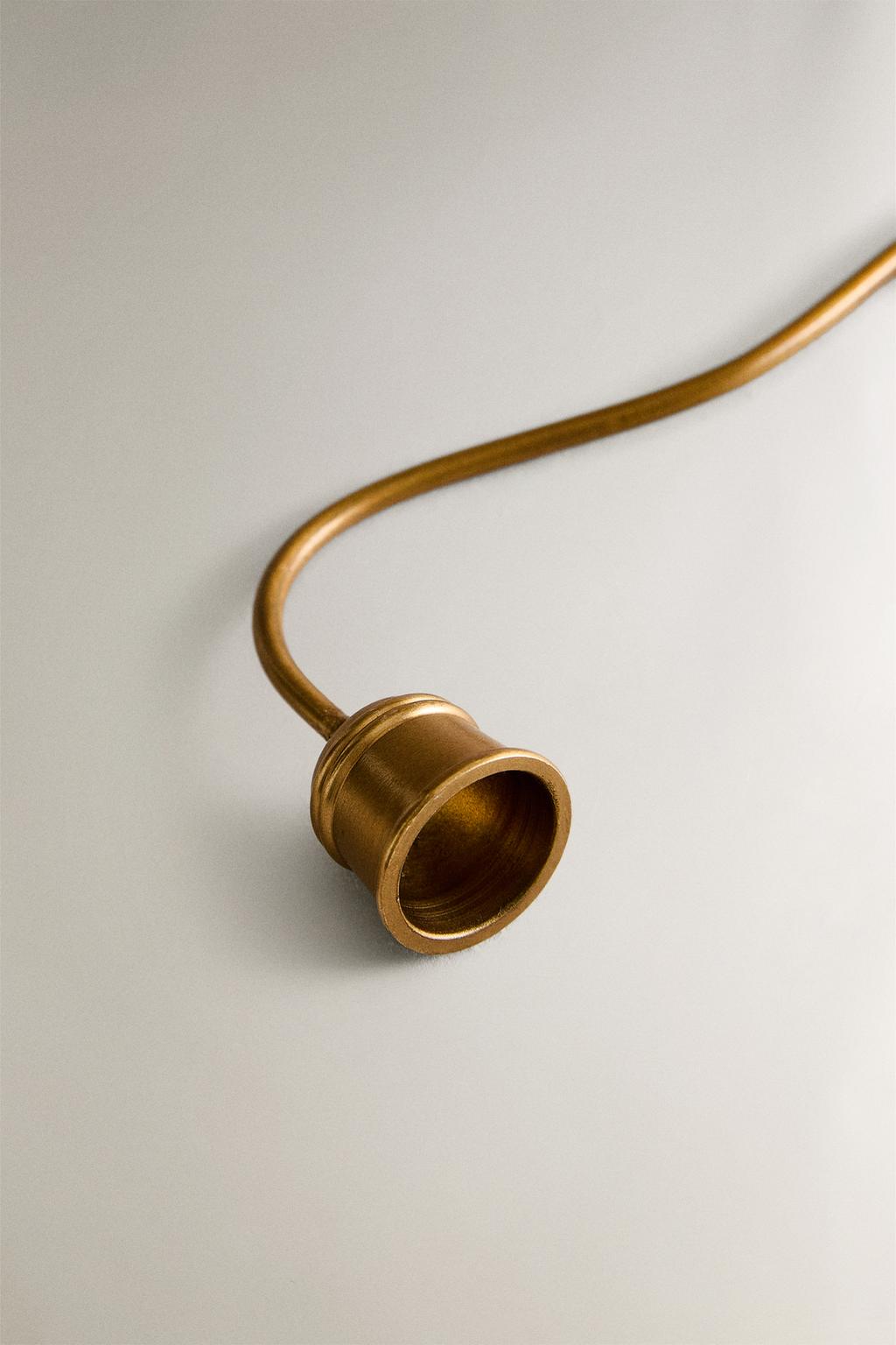 Металлический подсвечник для затушевки свечи