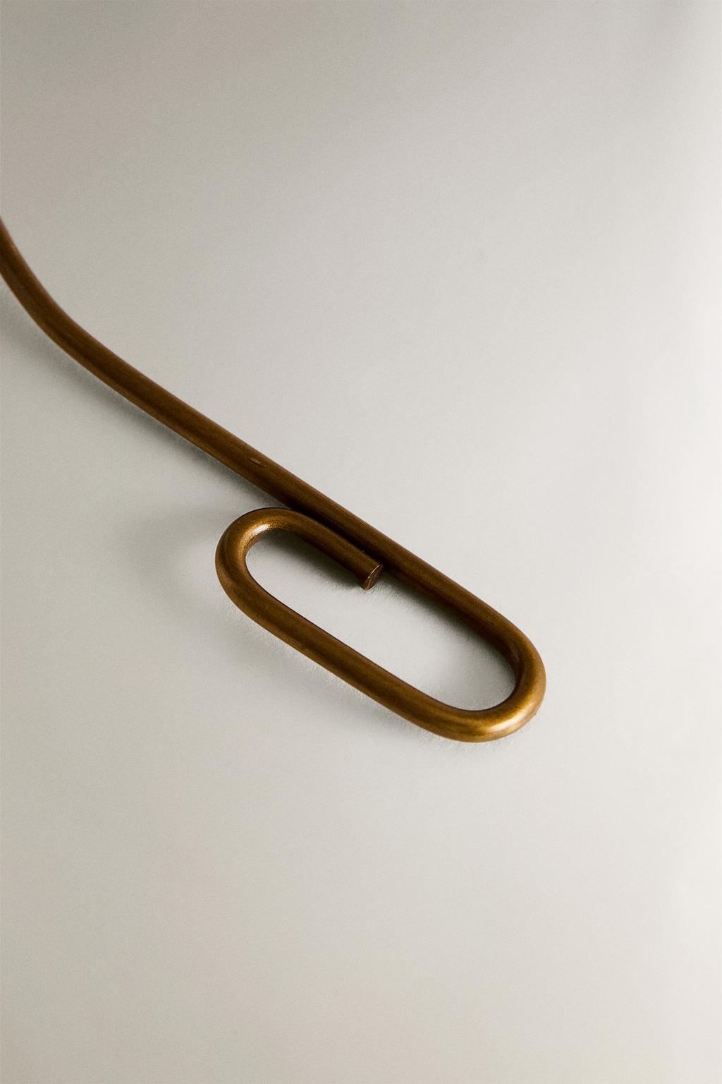 Металлический подсвечник для затушевки свечи