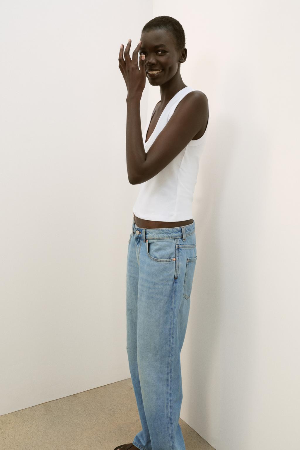 ФУТБОЛКА ИЗ ХЛОПКА С V-ОБРАЗНЫМ ВЫРЕЗОМ