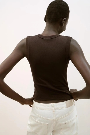 Хлопковая футболка с V-образным вырезом- Заказать в России