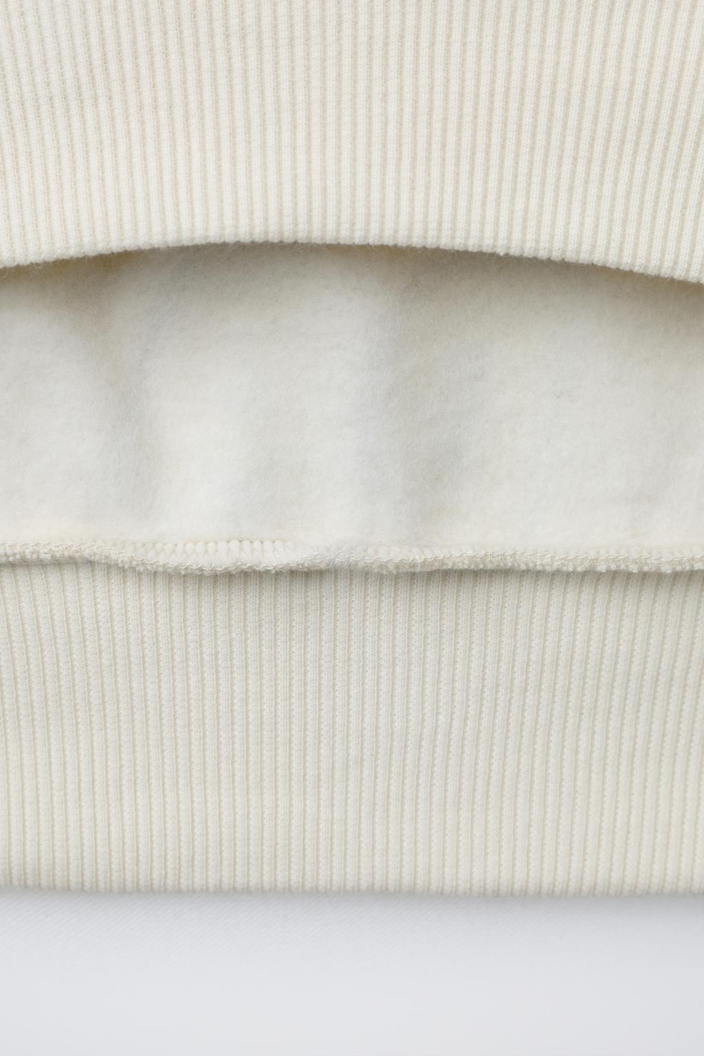 ТОЛСТОВКА С ПРИНТОМ «ГРАФФИТИ»