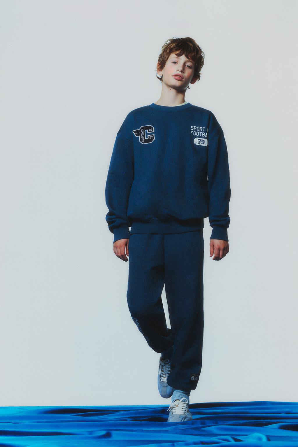 ТОЛСТОВКА С НАДПИСЬЮ ДЛЯ ПРОБЕЖКИ