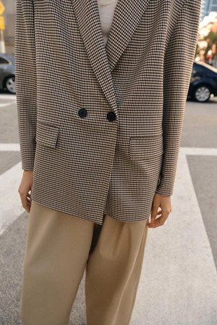 Двубортный блейзер оверсайз- Заказать в России