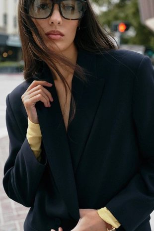 Двубортный блейзер оверсайз- Заказать в России