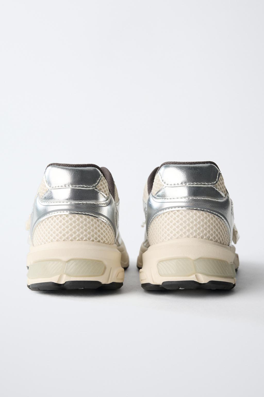 КРОССОВКИ С ДЕКОРАТИВНЫМИ ЭЛЕМЕНТАМИ