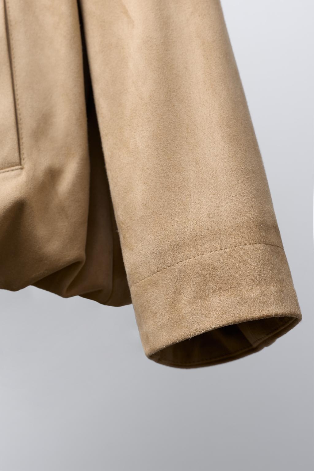 БОМБЕР ИЗ ИСКУССТВЕННОЙ ЗАМШИ