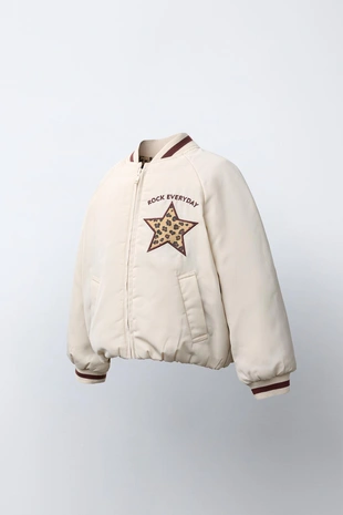 Бомбер с нашивками и анималистическим принтом- Заказать в России