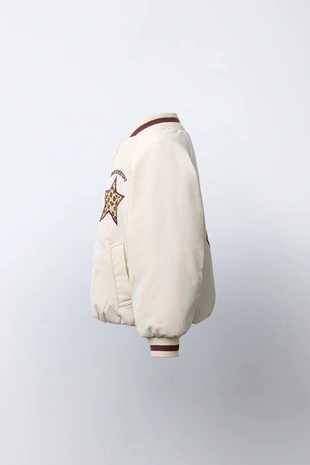 Бомбер с нашивками и анималистическим принтом- Заказать в России