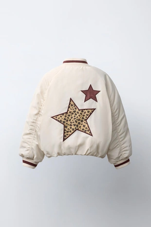 Бомбер с нашивками и анималистическим принтом- Заказать в России