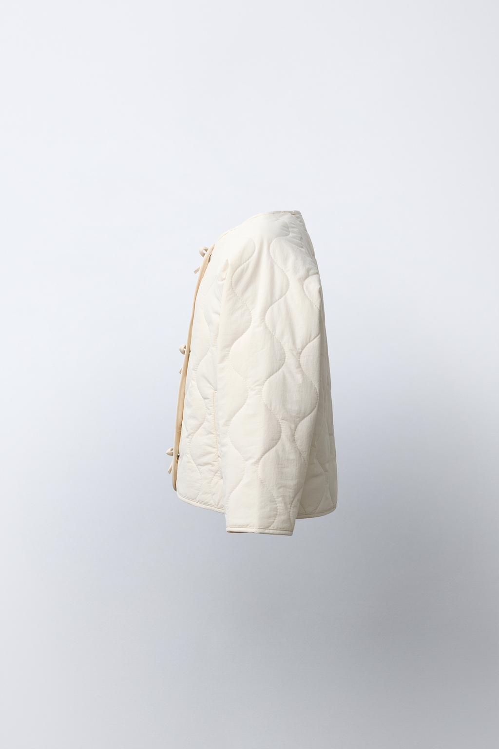 СТЕГАНАЯ КУРТКА С БАНТАМИ