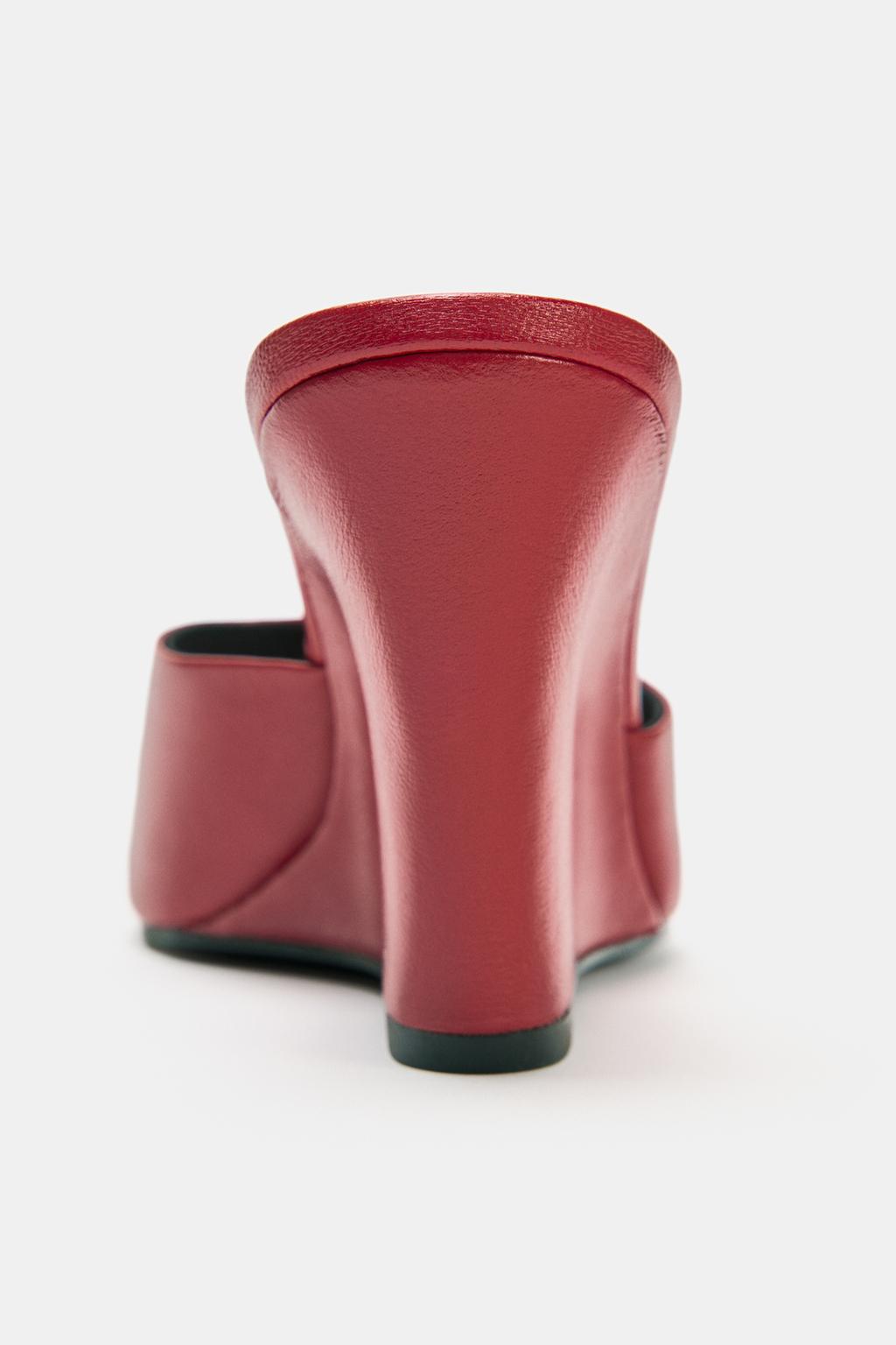 КОЖАНАЯ ТАНКЕТКА