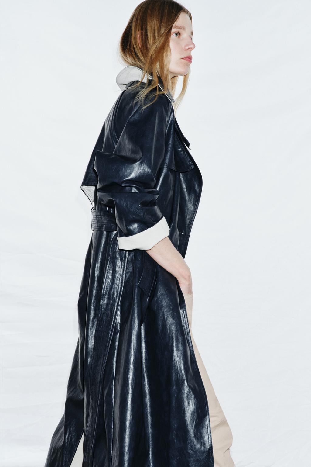 ТРЕНЧ ОВЕРСАЙЗ ИЗ ИСКУССТВЕННОЙ КОЖИ — ZW COLLECTION