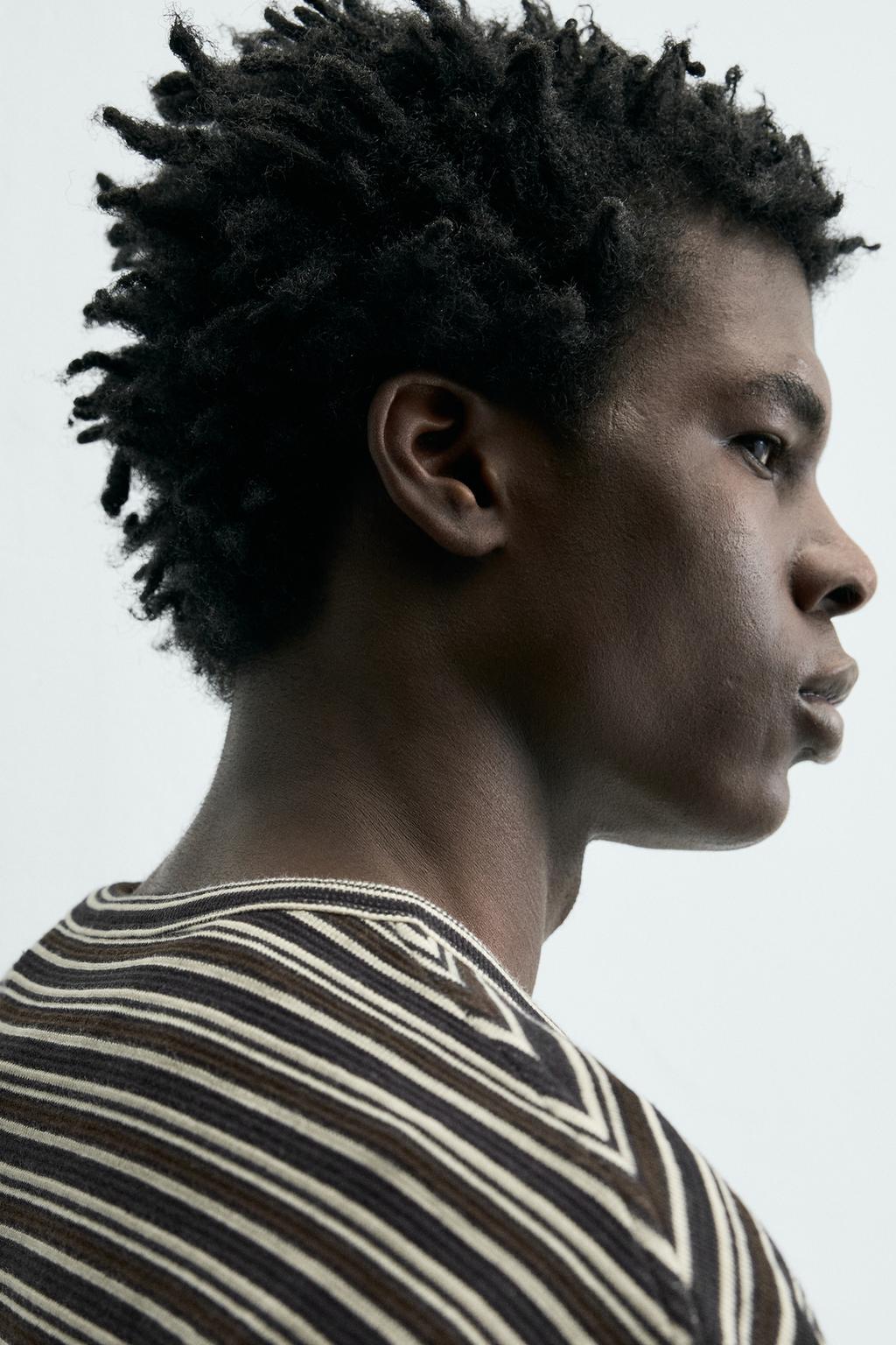 ФУТБОЛКА С ВОРОТНИКОМ НА ПУГОВИЦАХ В ПОЛОСКУ