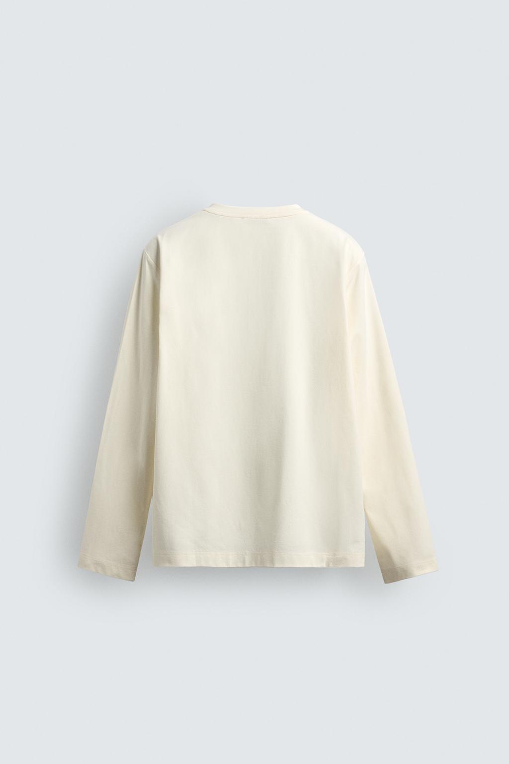 МЯГКАЯ ФУТБОЛКА С ВОРОТНИКОМ НА ПУГОВИЦАХ