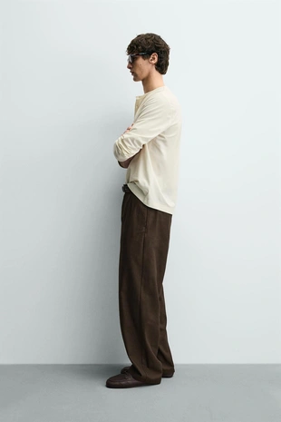 Мягкая футболка с воротником на пуговицах- Заказать в России