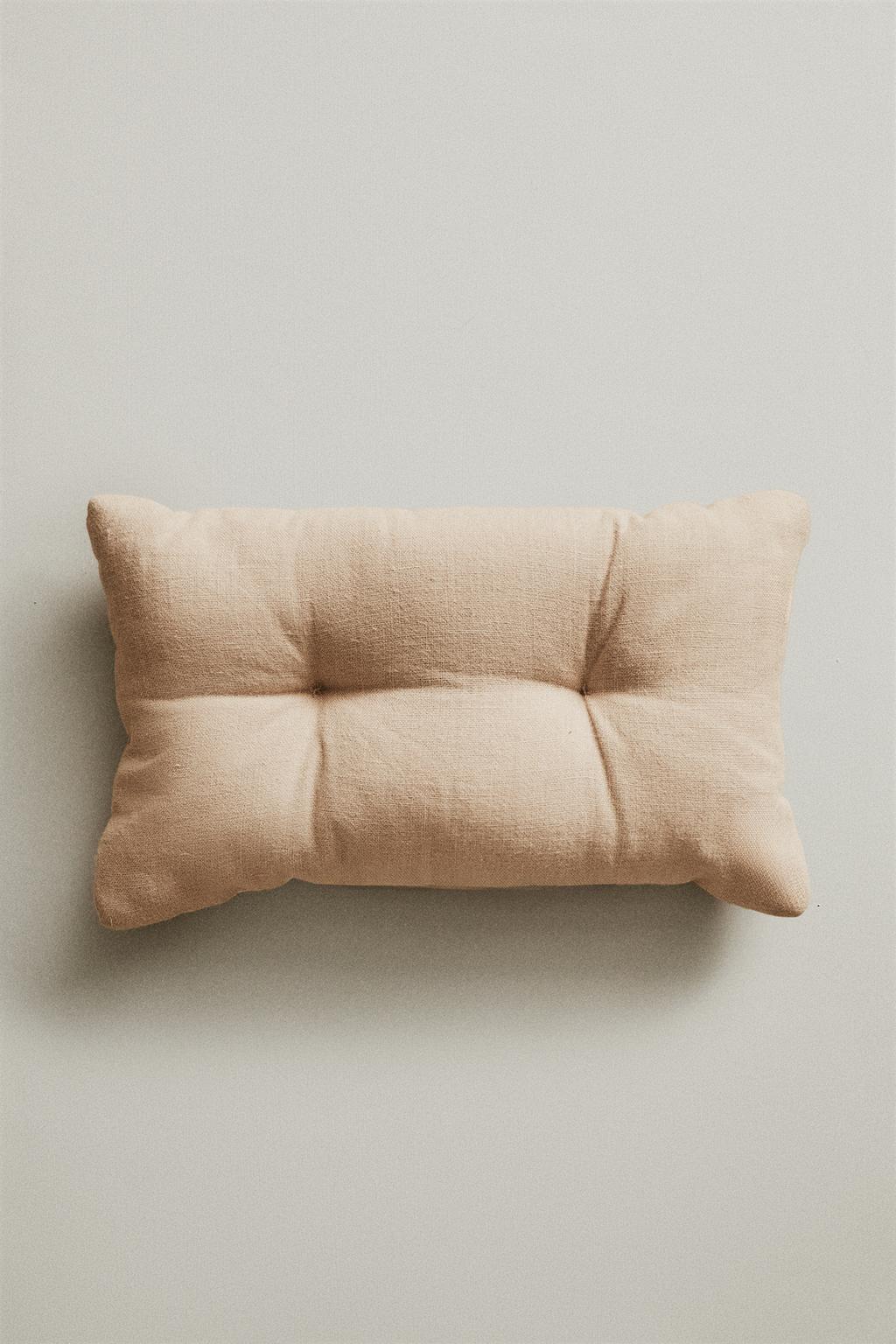 Подушка с мелким стежком