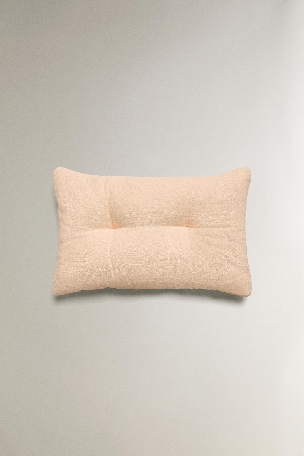 Подушка с мелким стежком