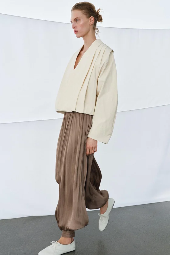 ПЛИССИРОВАННЫЕ ОБЪЕМНЫЕ БРЮКИ — коллекция Zara «ZW»