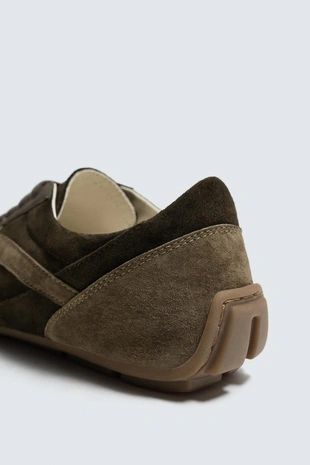 Кожаные кроссовки