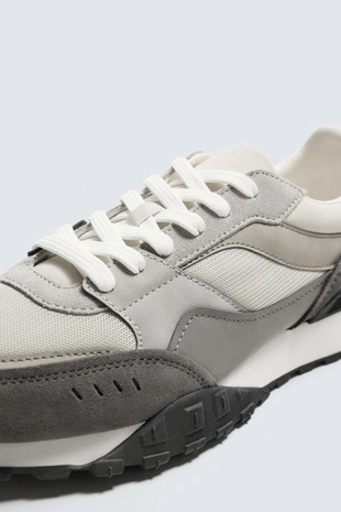 Спортивные кроссовки- Заказать в России