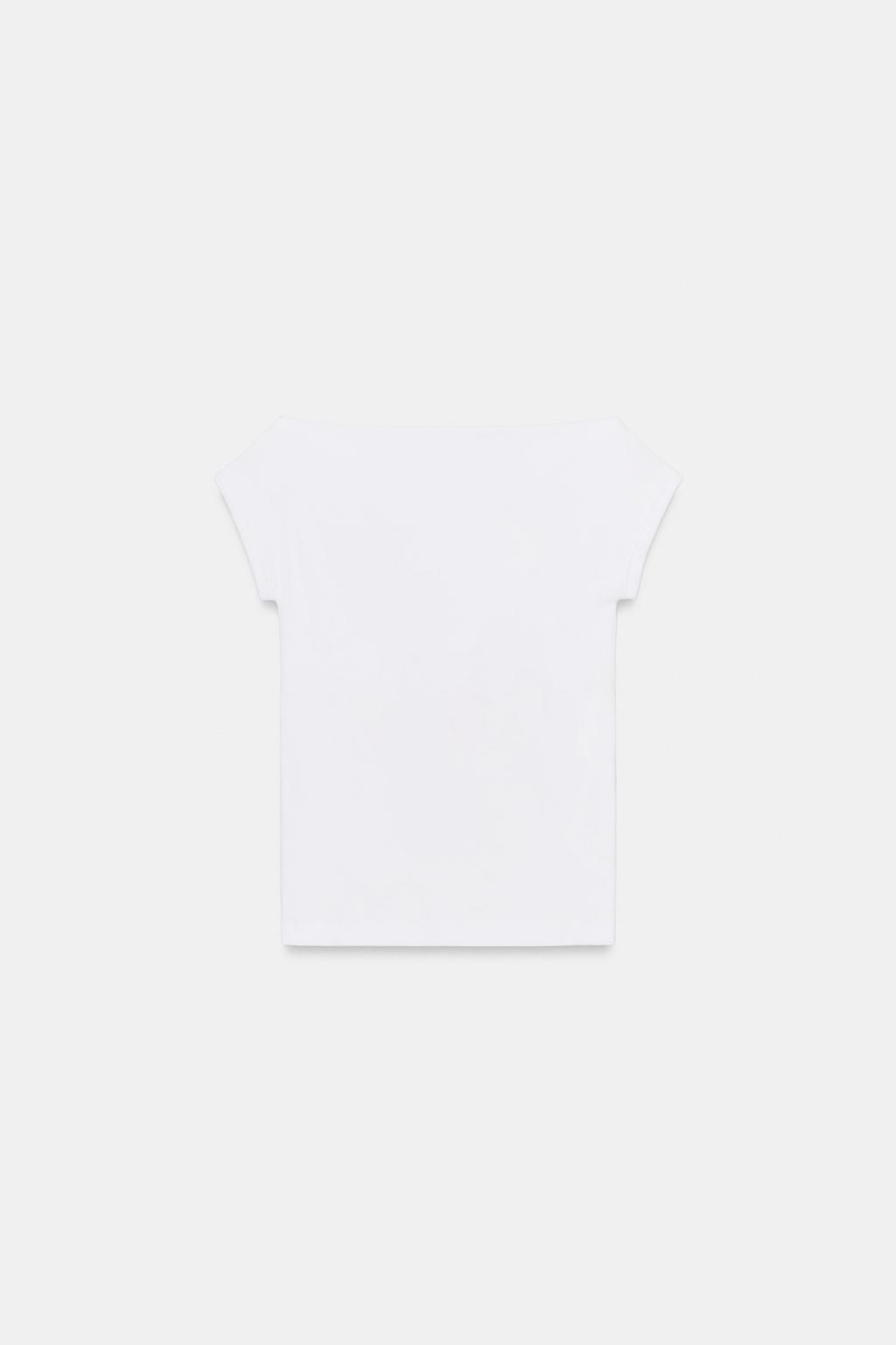 ФУТБОЛКА С ВЫРЕЗОМ ЛОДОЧКОЙ