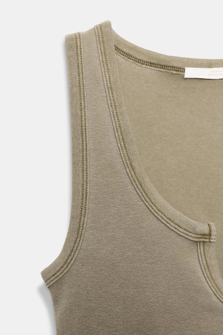 Топ в рваном стиле с эффектом выцветания