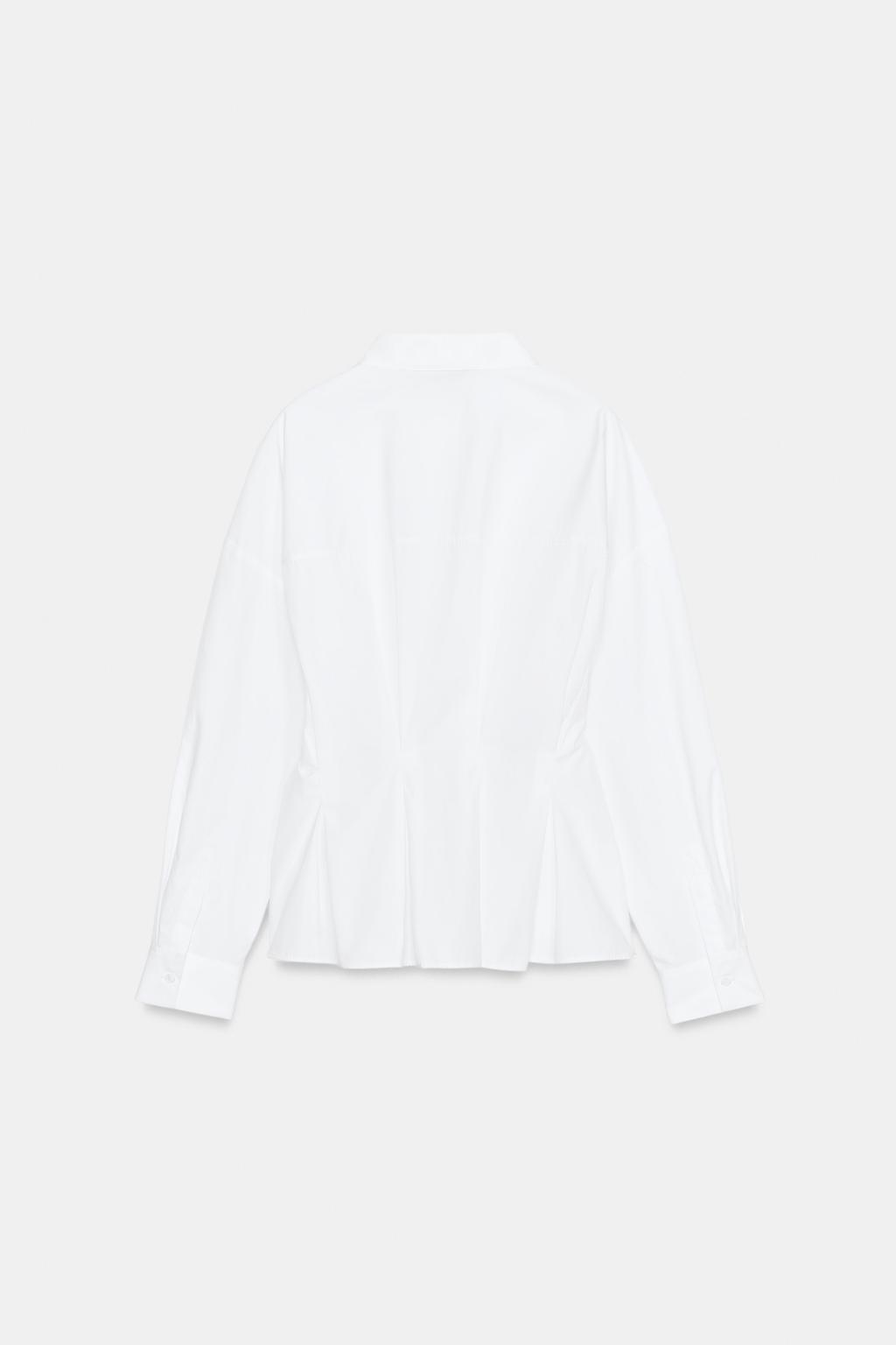 РУБАШКА ИЗ ПОПЛИНА С ЗАЩИПАМИ НА СПИНКЕ