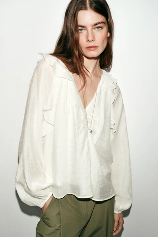 Блуза с воланами и сборками- Заказать в России