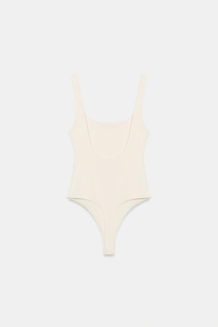 Эластичное боди с квадратным вырезом- Заказать в России