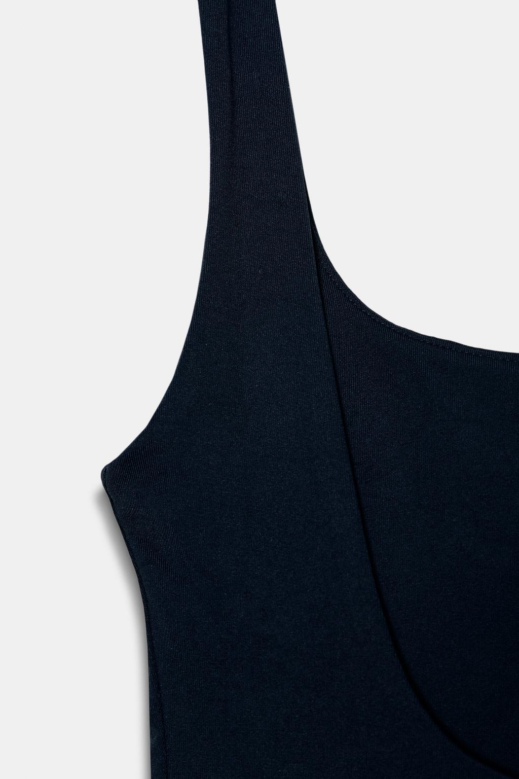 ЭЛАСТИЧНОЕ БОДИ С КВАДРАТНЫМ ВЫРЕЗОМ