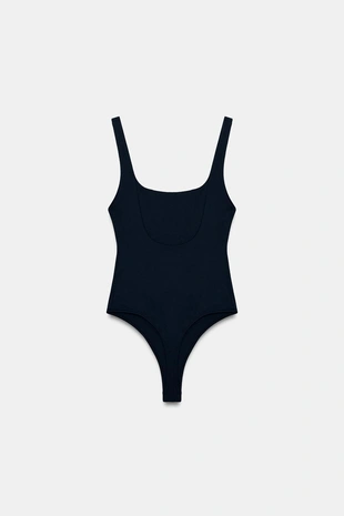 Эластичное боди с квадратным вырезом