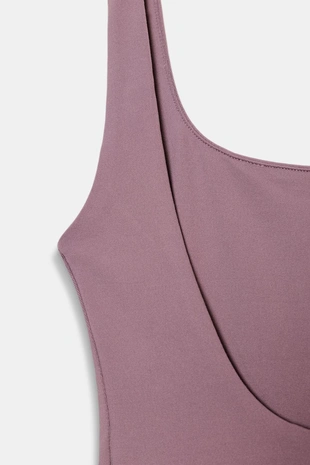 Эластичное боди с квадратным вырезом- Заказать в России